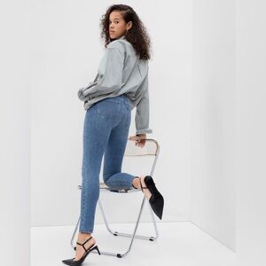 High rise skinny jeans GAP medium wash work career attire wardrobe